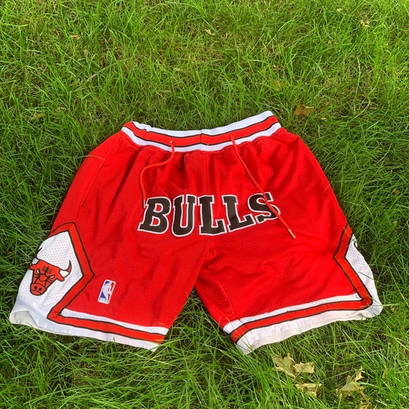 Hardwood Classic Chicago Bulls Short - Picture 3 of 4